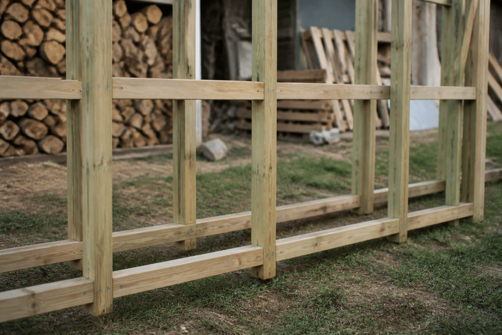 Cadres bois verticaux assembles avec vis et traverses horizontales