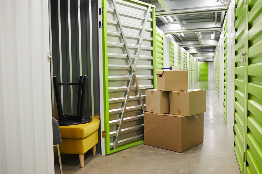 Pourquoi louer un box de stockage pour une location saisonnière